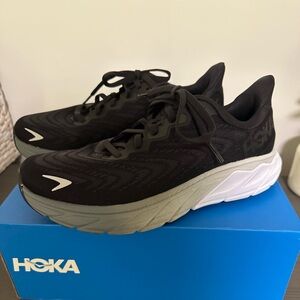 HOKA ARAHI 6